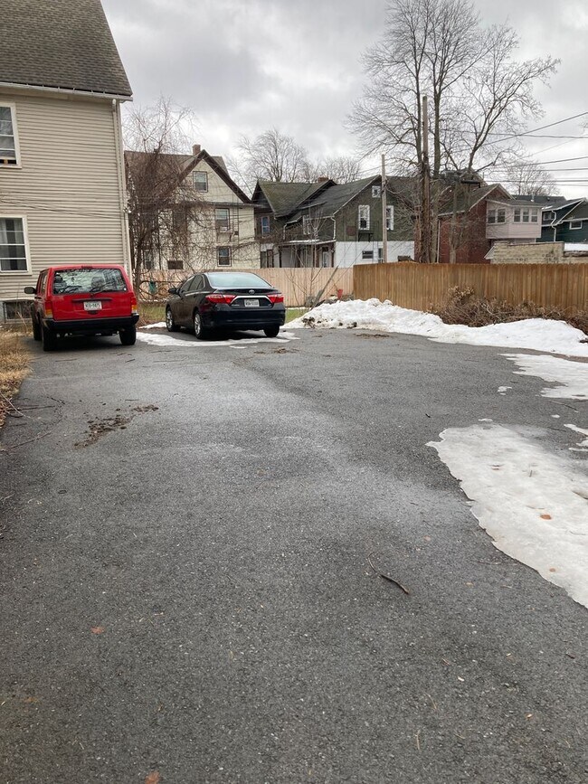 Building Photo - 300 Meigs St