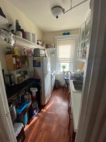 Building Photo - 376 Riverway