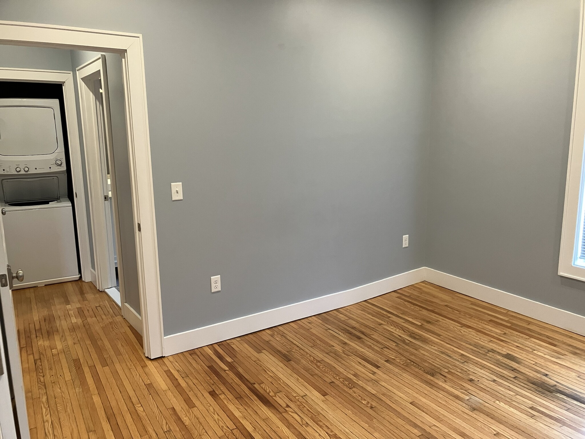 bedroom - 10 S Lake Ave