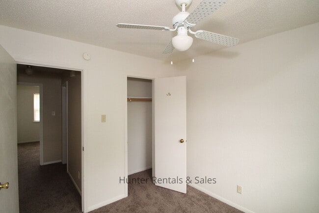 Building Photo - Two Story Willowsprings Home