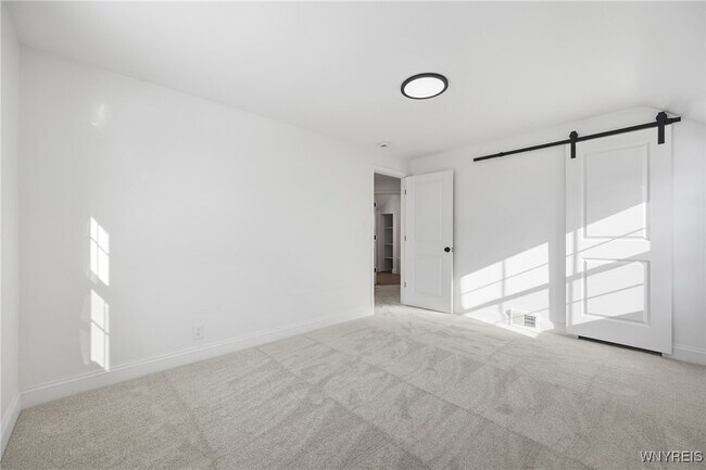 Building Photo - 219 Louvaine Dr