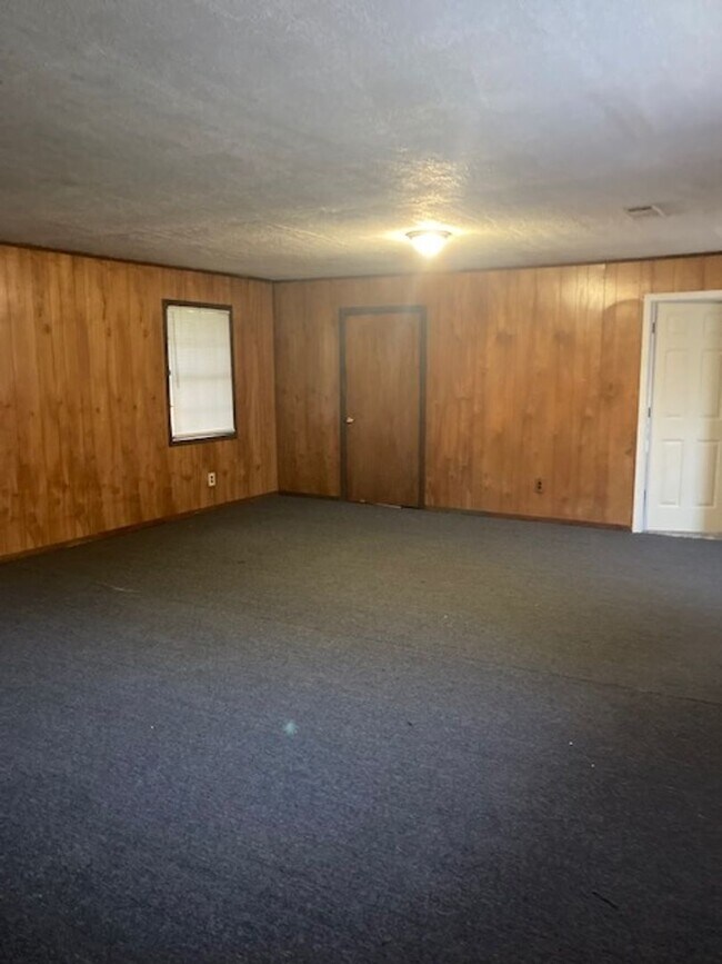 Building Photo - 356 Live Oak Ave