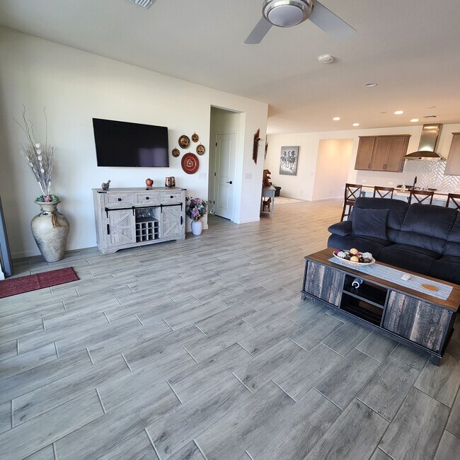 Building Photo - 4334 Ponderosa Trl