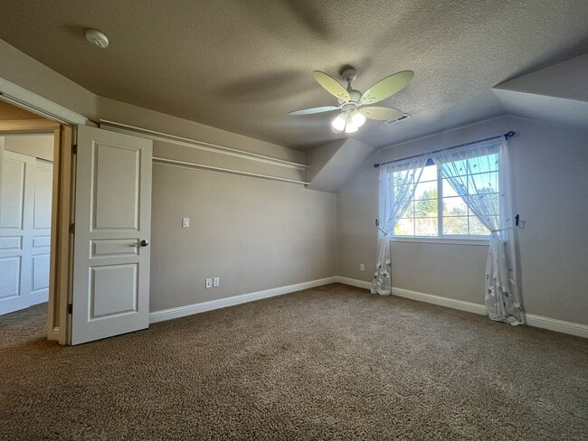 Building Photo - Beautiful 5 Bedroom Home + Office with Grand Entry, Gourmet Kitchen & Private Backyard