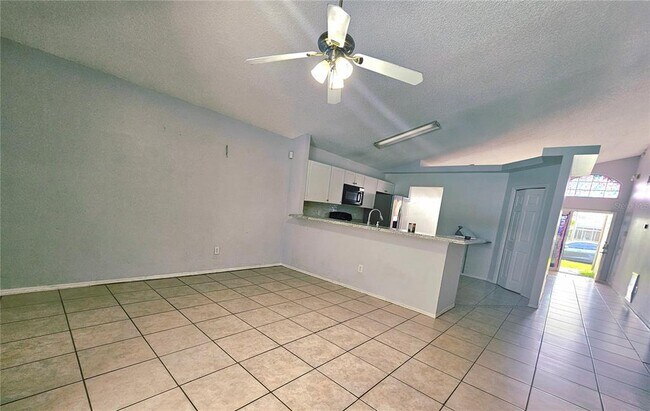 Building Photo - 4741 Alexis Dr