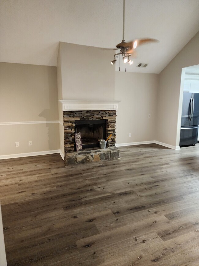 Building Photo - 753 Stallings Rd