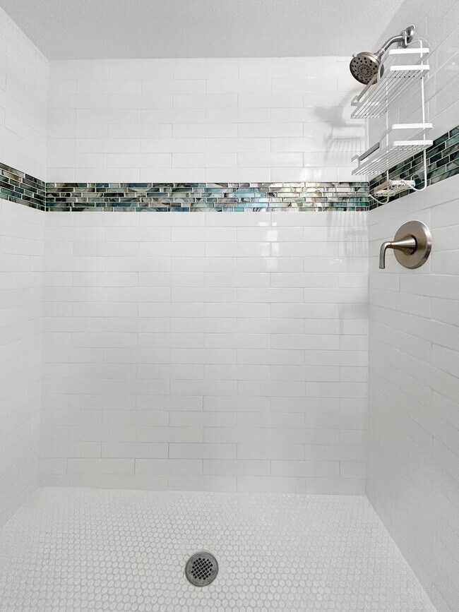 Building Photo - 14135 Palm St