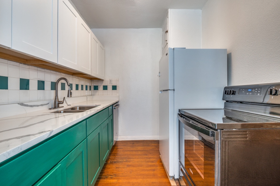 Kitchen - 5211 Worth St