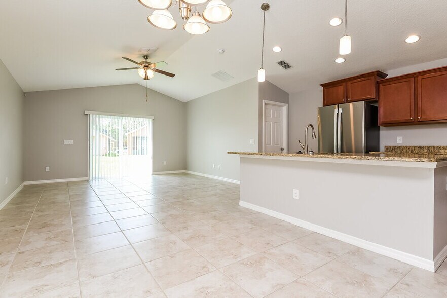 Building Photo - 1904 Pontoon Pl