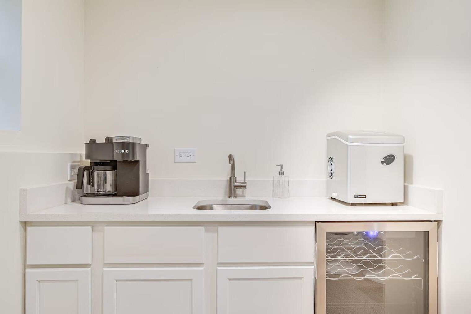 Building Photo - 3975 S Ellis Ave