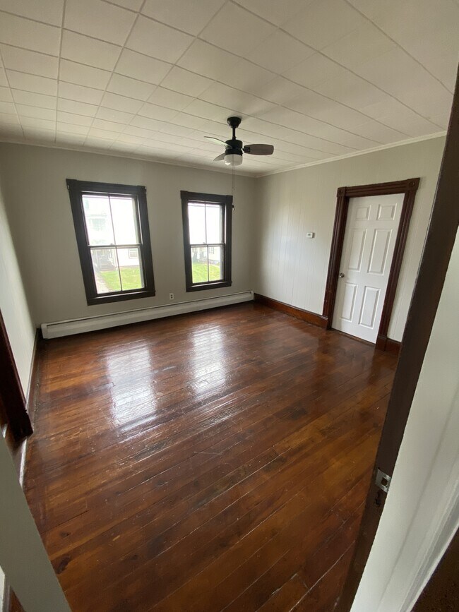 Building Photo - 153 Jubilee St