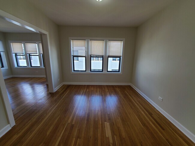Building Photo - 4206 N Pulaski Rd