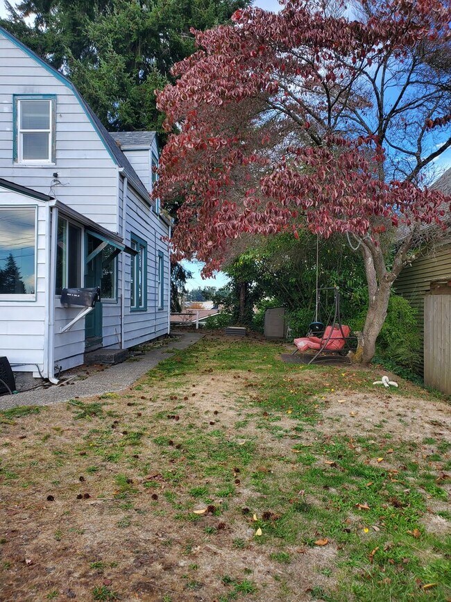 Building Photo - JYG: 3414 Duplex