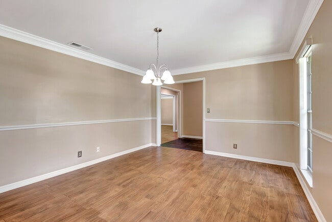 Building Photo - 119 Rio Pinar Dr