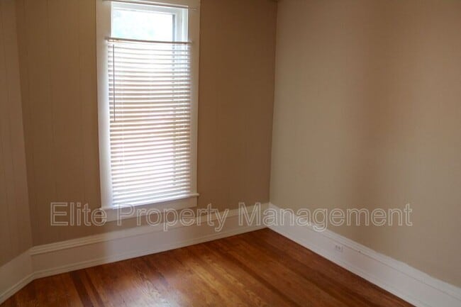 Building Photo - 324 W Routt Ave