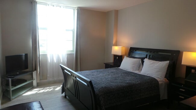 Building Photo - 610 Clematis St