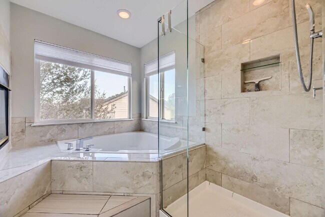 Building Photo - Luxury Living Awaits in this Grant Ranch Home! Meticulously Maintained Home Featuring 6 Bedrooms/...