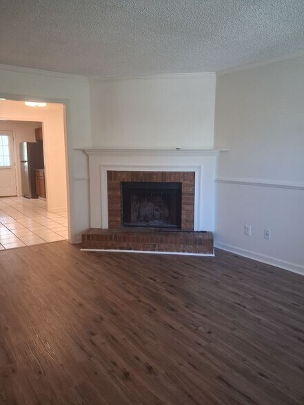 Building Photo - 4067 Coopers Hill Dr SE