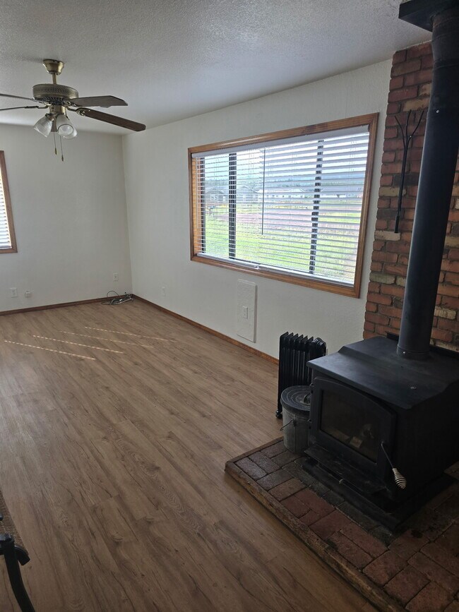 Building Photo - 7375 W Bridle Trail