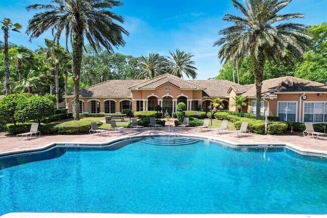 Building Photo - 550 Florida Club Blvd