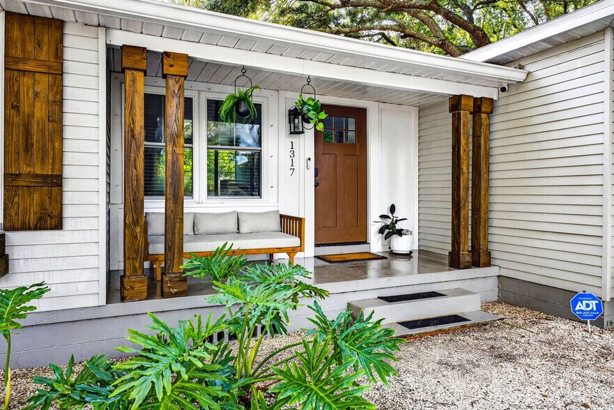 Building Photo - 1317 E Diana St