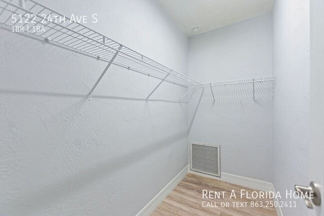 Building Photo - 5122 24th Ave S