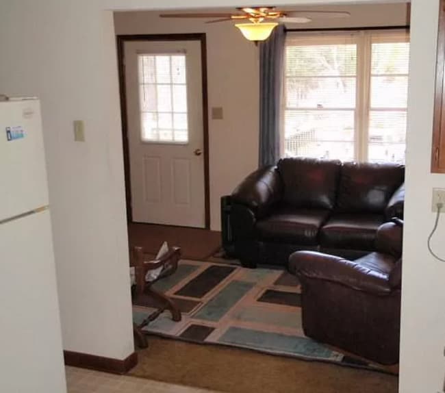 Building Photo - 1162 12 Oaks Cir