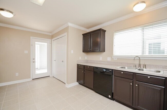 Building Photo - 20929 Patriot Park Ln