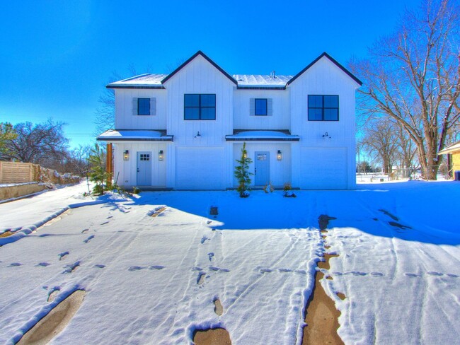 Building Photo - Beautiful New Construction Duplex