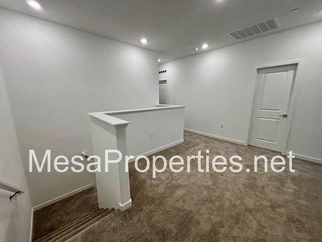 Building Photo - 2601 Cloudview Privado