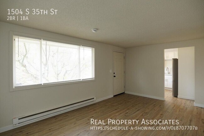 Building Photo - 1504 S 35th St