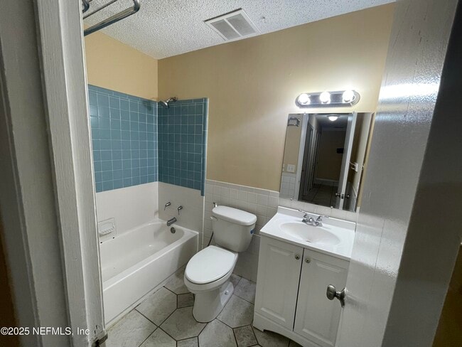 Building Photo - 3528 Jacona Dr