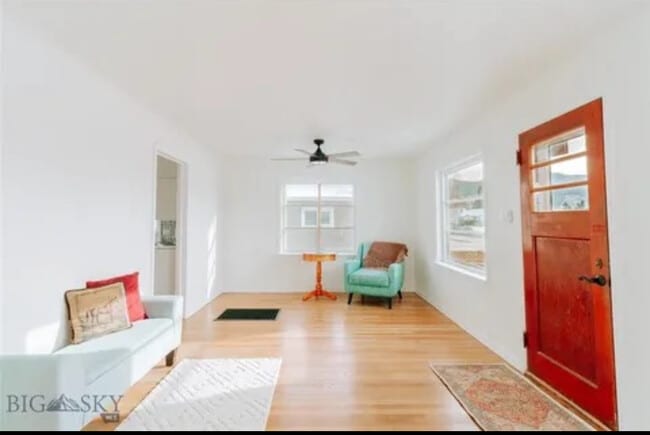 Building Photo - 2025 Grand Ave