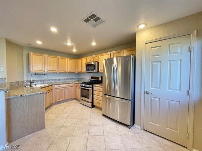 Building Photo - 10820 Amber Ridge Dr