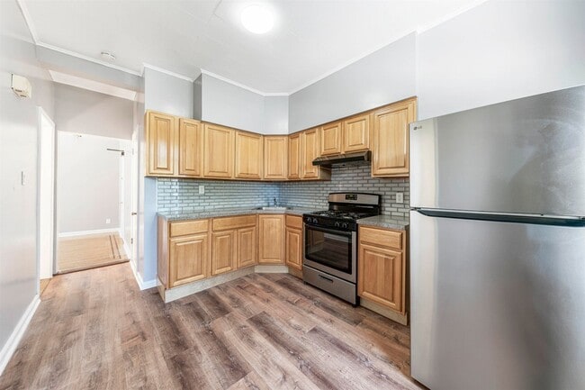 Building Photo - 816 20th St