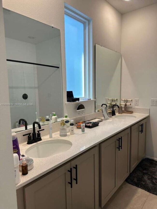 Building Photo - 2952 Embark Trl