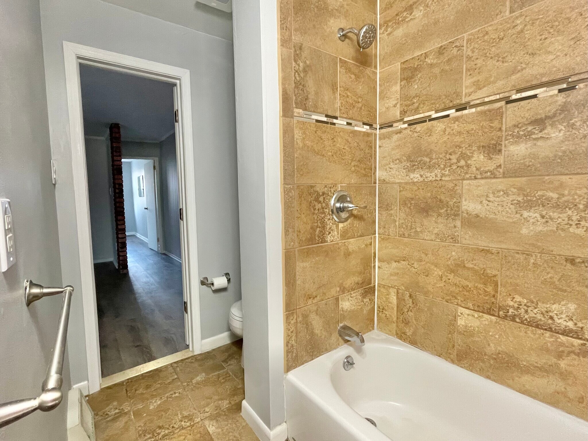 Building Photo - 614 Borbeck Ave