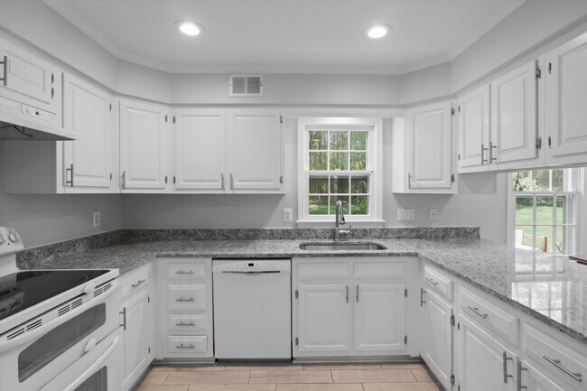Building Photo - 4203 Maple Tree Ct