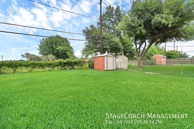 Building Photo - 9953 Mango St