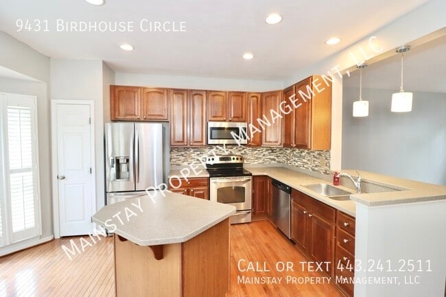Building Photo - 9431 Birdhouse Cir