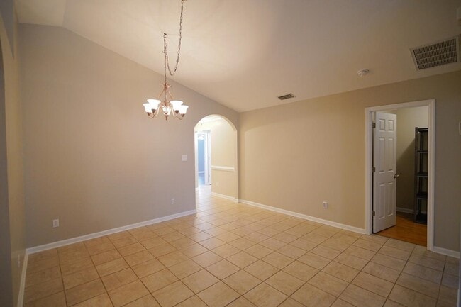 Building Photo - 731 Ty Ty Rd