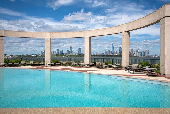 Building Photo - 100 Shearwater Ct E