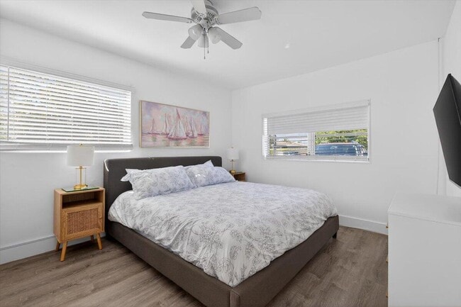 Building Photo - 110 NE 30th St