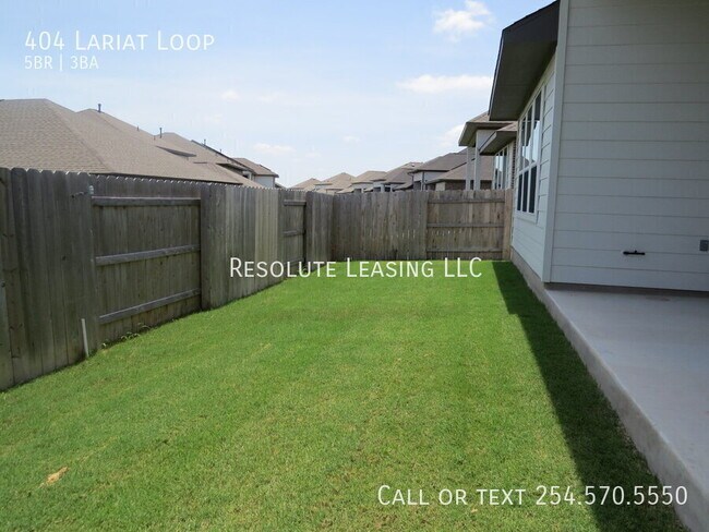 Building Photo - 404 Lariat Lp