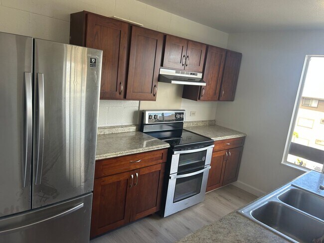 Building Photo - 3 Bedroom 2 Full Bath Townhouse in Upper M...