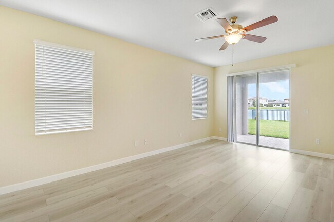Building Photo - 8292 NW Greenbank Cir