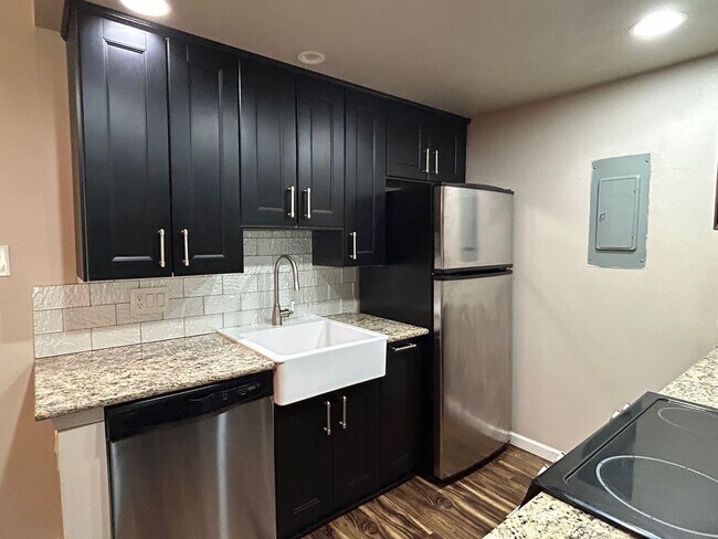 Building Photo - **Leasing Special** Newly renovated 1 Bed/1 Bath Condo near Lowry/Cherry Creek