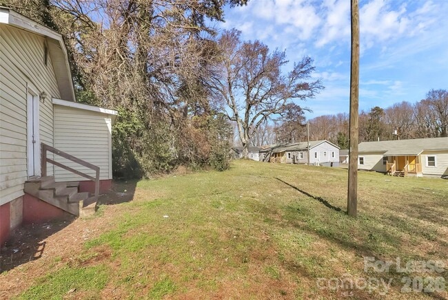 Building Photo - 2510 Hemphill St