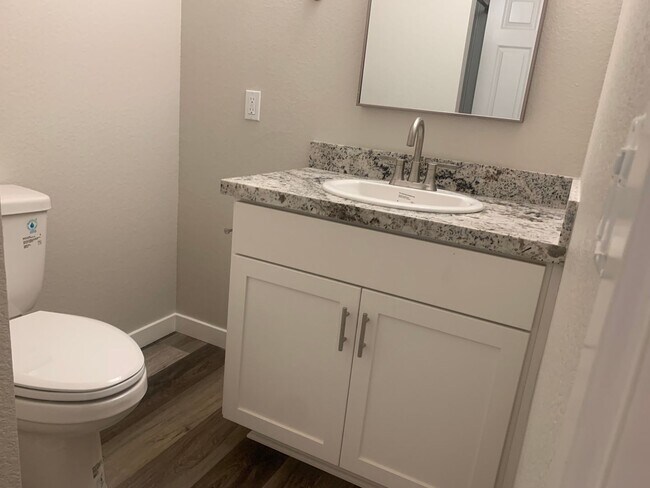 Building Photo - Downstairs 2 bed 2 bath brand new condo wi...