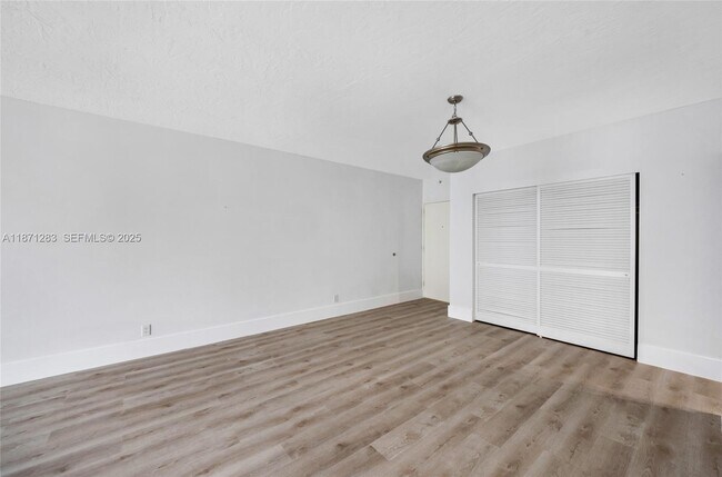 Building Photo - 3000 S Ocean Dr